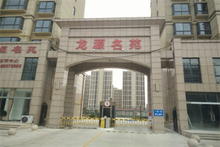 城东樱花苑一期精装4室2厅2卫两室一厅朝阳送阁楼